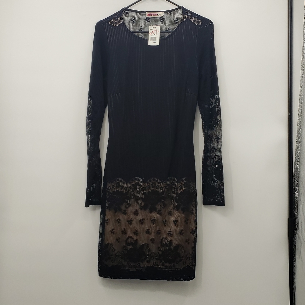 NWT   OPEN BACK LACE DRESS